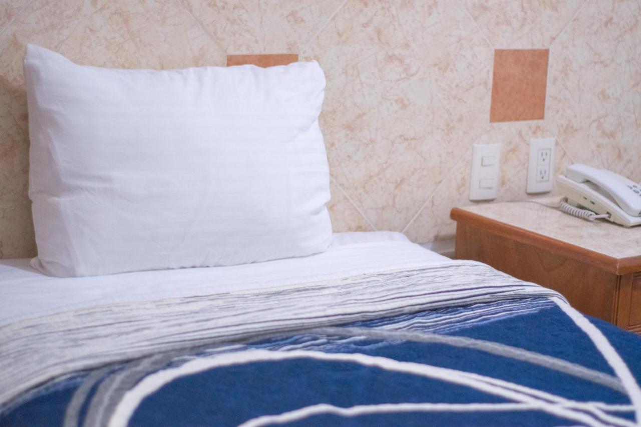 Hotel Niza Zona Piel León Dış mekan fotoğraf
